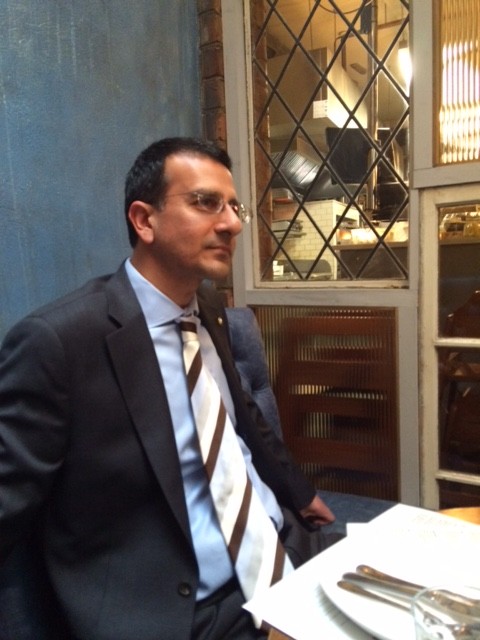 Vee Balba, Qdos Vantage