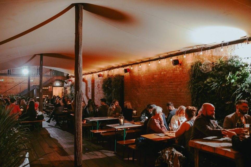 Der Wintergarten soll den Geist des deutschen Weihnachtsmarktes einfangen